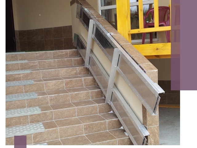 Откидные пандусы под ключ в Краснокаменске — монтаж и демонтаж