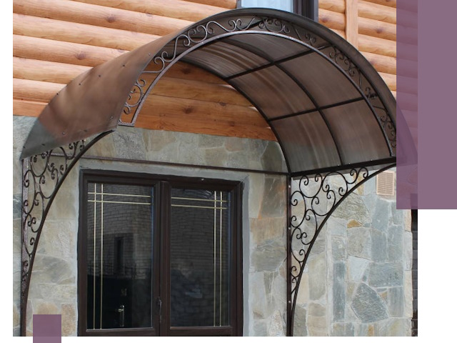 Арочные козырьки под ключ в Краснокаменске: изготовление и монтаж
