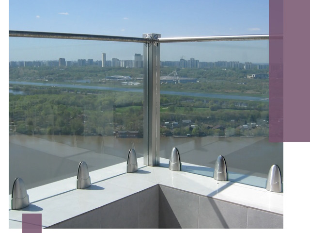 Стеклянные парапеты премиум класса в Краснокаменске для домов и бизнесов