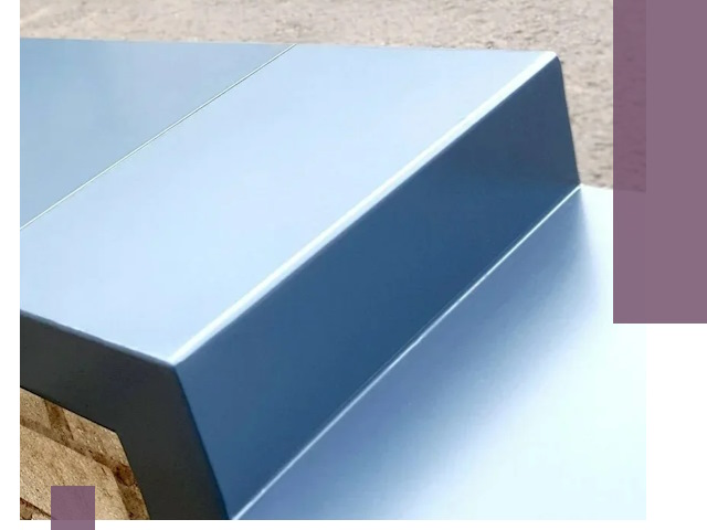 Крышки на парапет в Краснокаменске: изготовление и монтаж под ключ